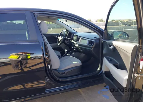 2020 Kia Rio S z USA, uszkodzony, nr VIN 3KPA24AD8LE308228